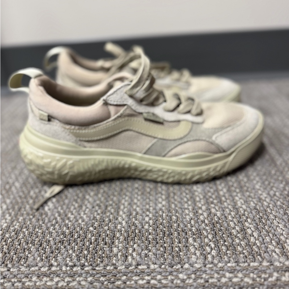 Vans MTE UltraRange Neo VR3 Shoe
color: Mono Sage W8.5 M7 - Picture 2 of 7